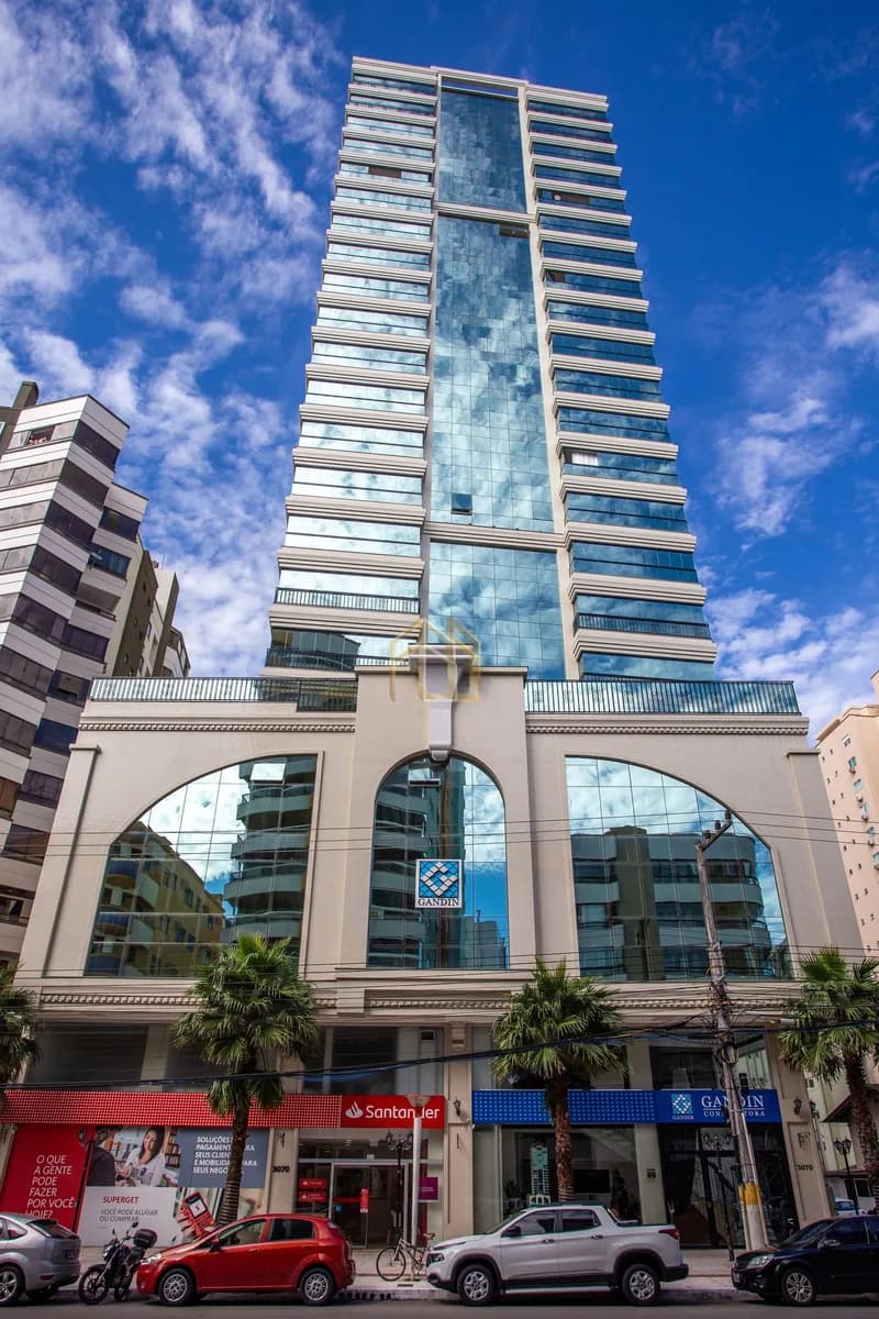 Apartamento 4q em Meia Praia, Itapema SC