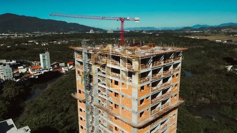 Apartamento 4q em Meia Praia, Itapema SC