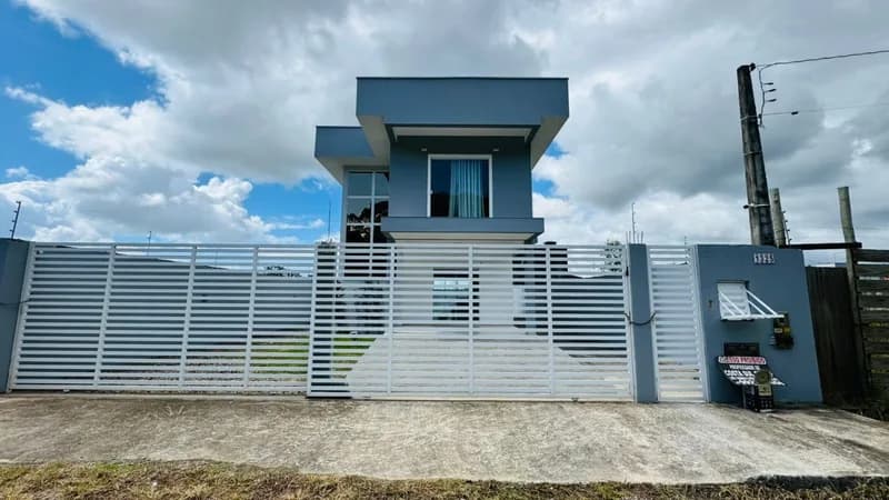 Sobrado 3q em Bairro Itacolomi, Balneário Piçarras SC