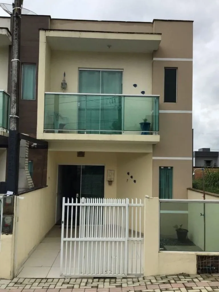 Casa 2 dorm. em Itacolomi, Balneário Piçarras/SC · destaque | Família Broker